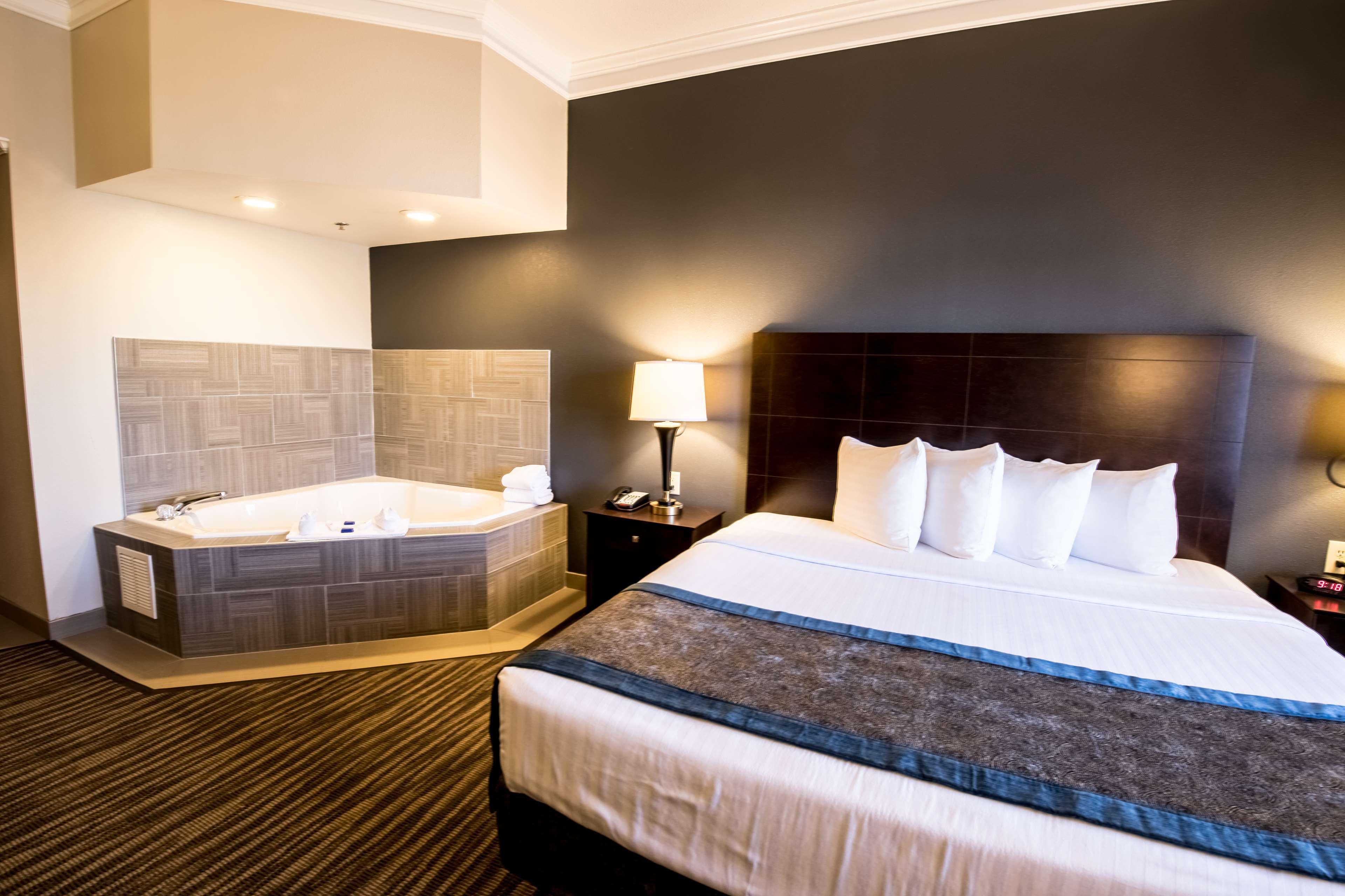 Best Western Augusta West Bagian luar foto