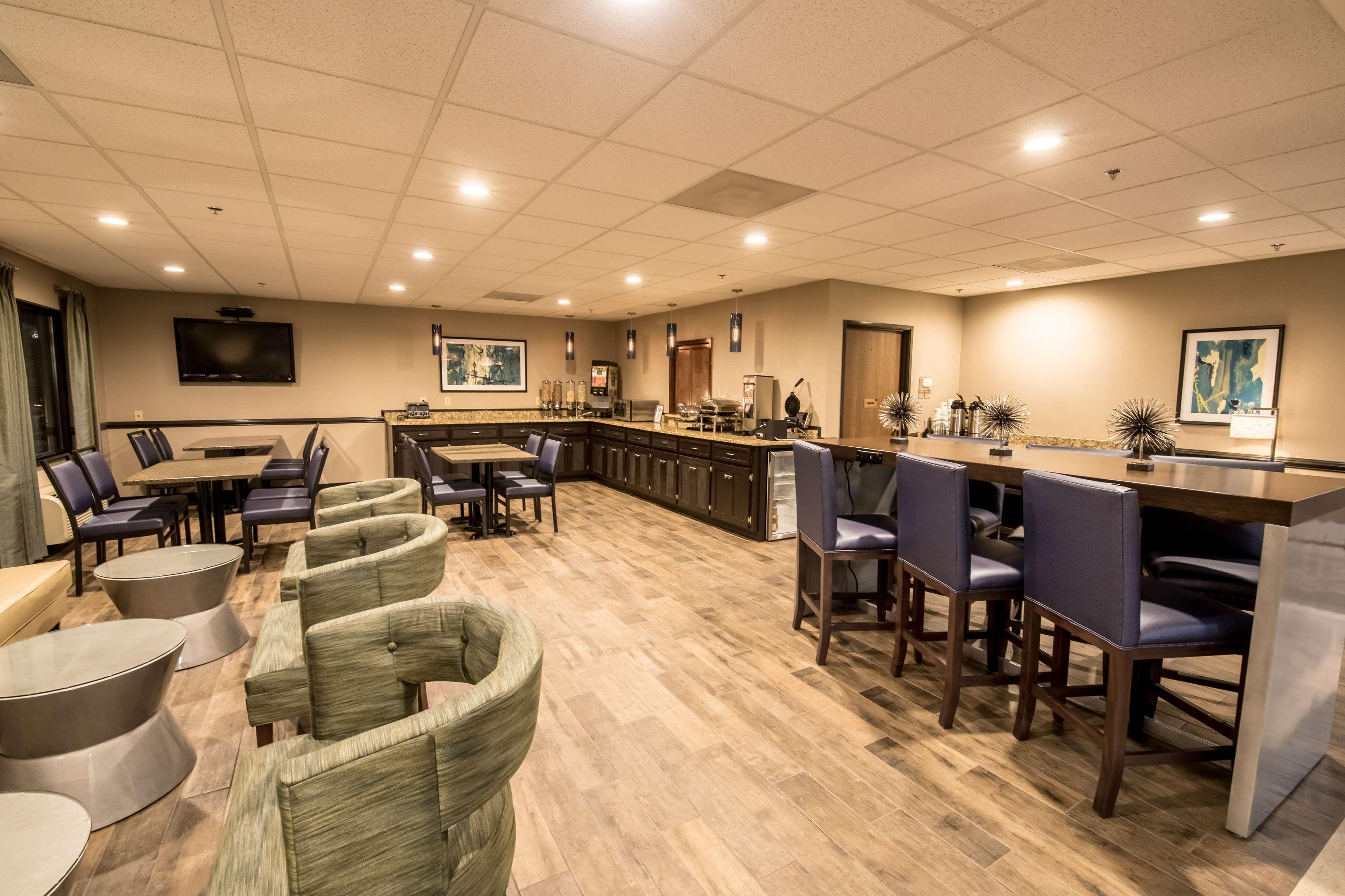 Best Western Augusta West Bagian luar foto