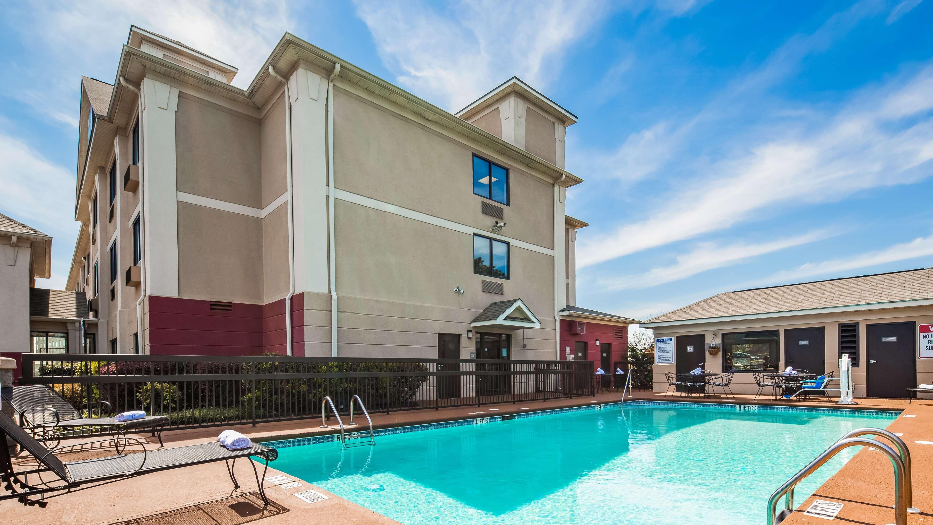 Best Western Augusta West Bagian luar foto