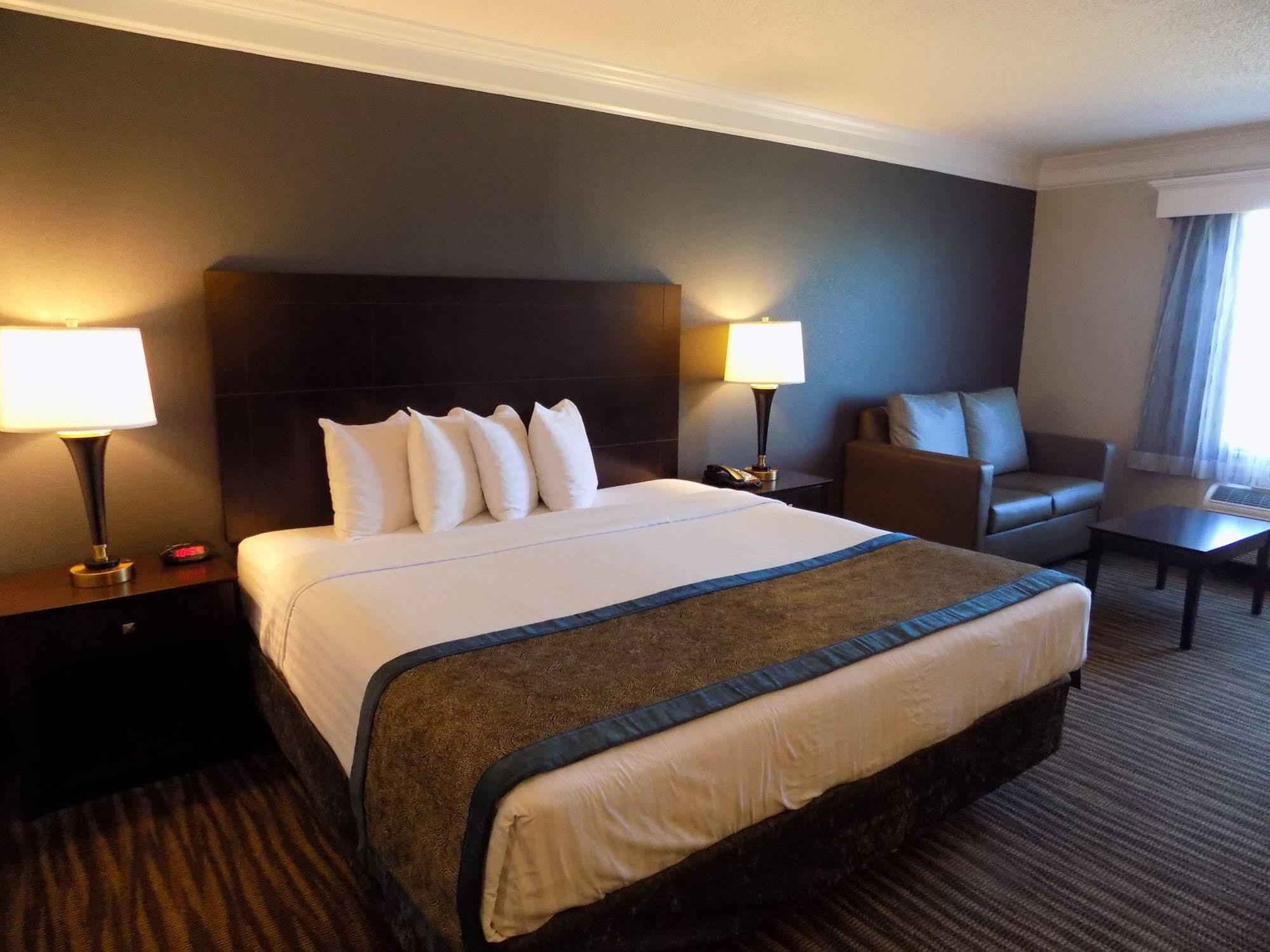 Best Western Augusta West Bagian luar foto