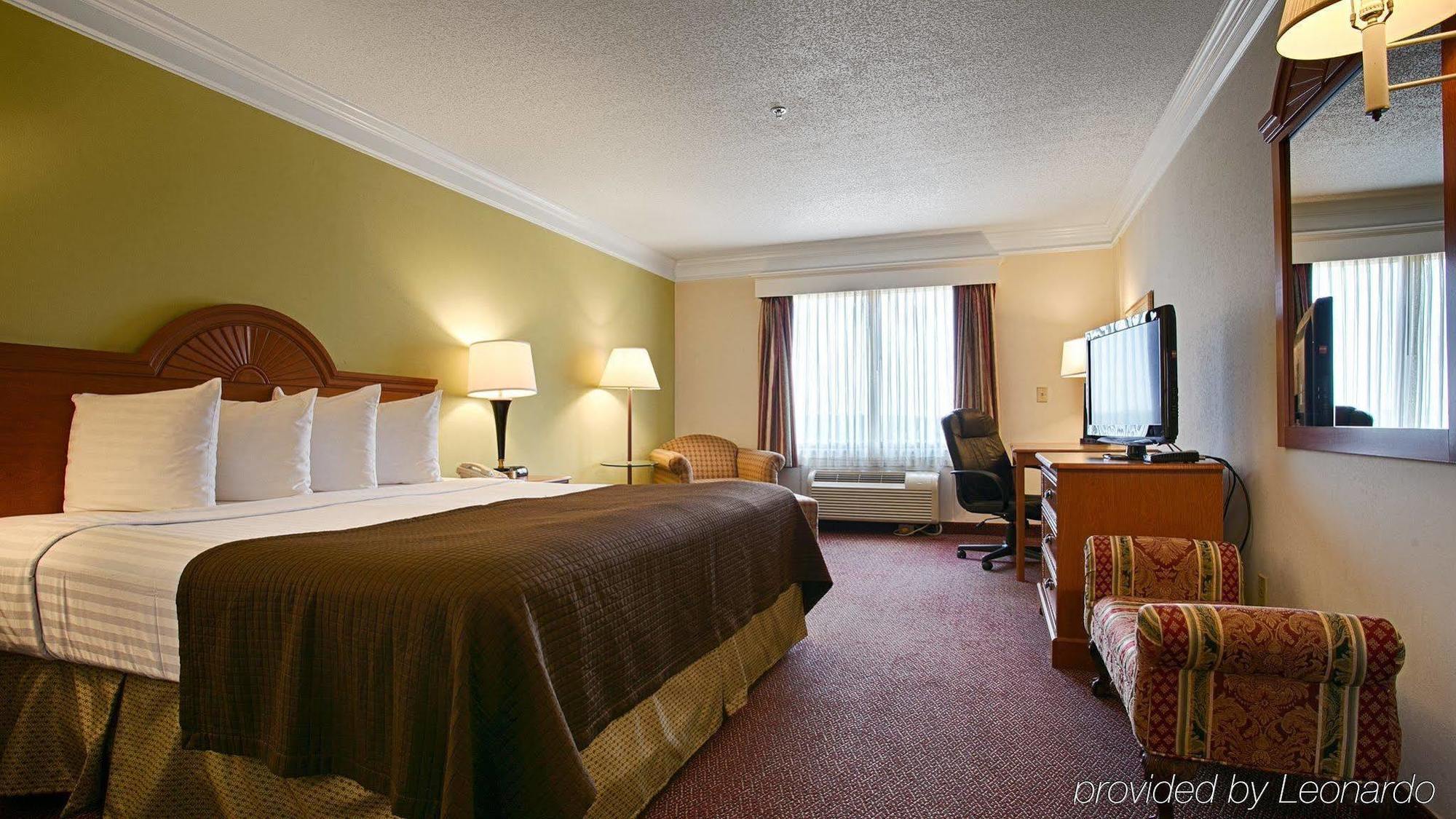 Best Western Augusta West Bagian luar foto