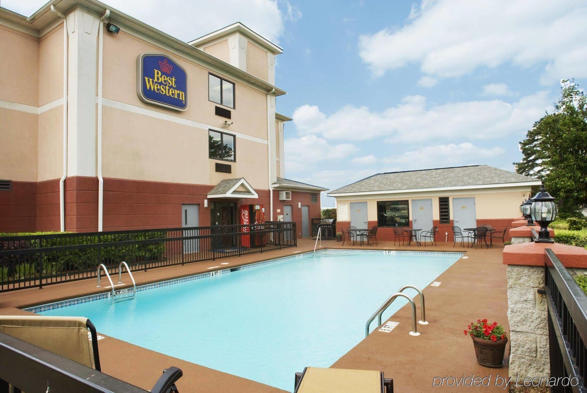Best Western Augusta West Bagian luar foto